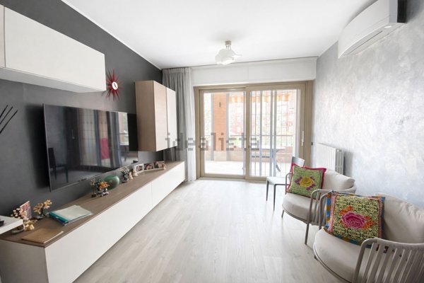 appartamento in vendita a Milano in zona Baggio