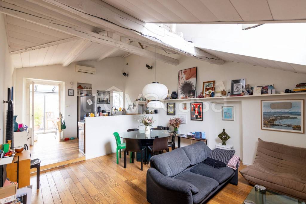 appartamento in vendita a Milano in zona Isola