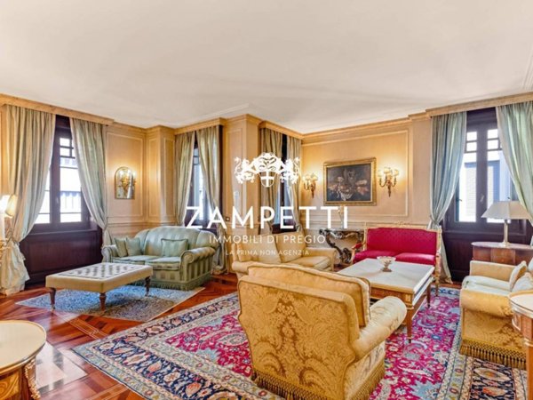 casa indipendente in vendita a Milano in zona Città Studi