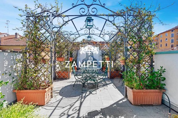 casa indipendente in vendita a Milano