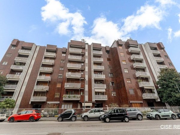 appartamento in vendita a Milano in zona Vigentino