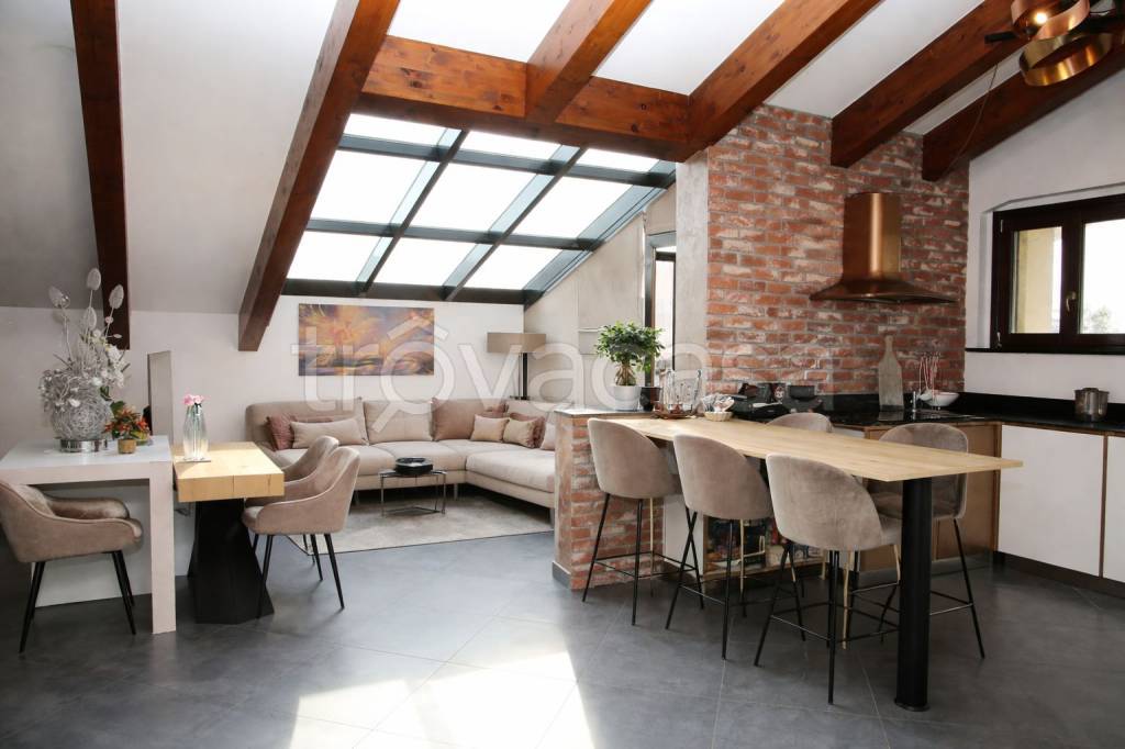 appartamento in vendita a Milano in zona Gratosoglio