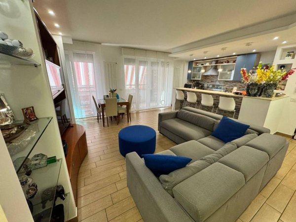 appartamento in vendita a Milano in zona Famagosta