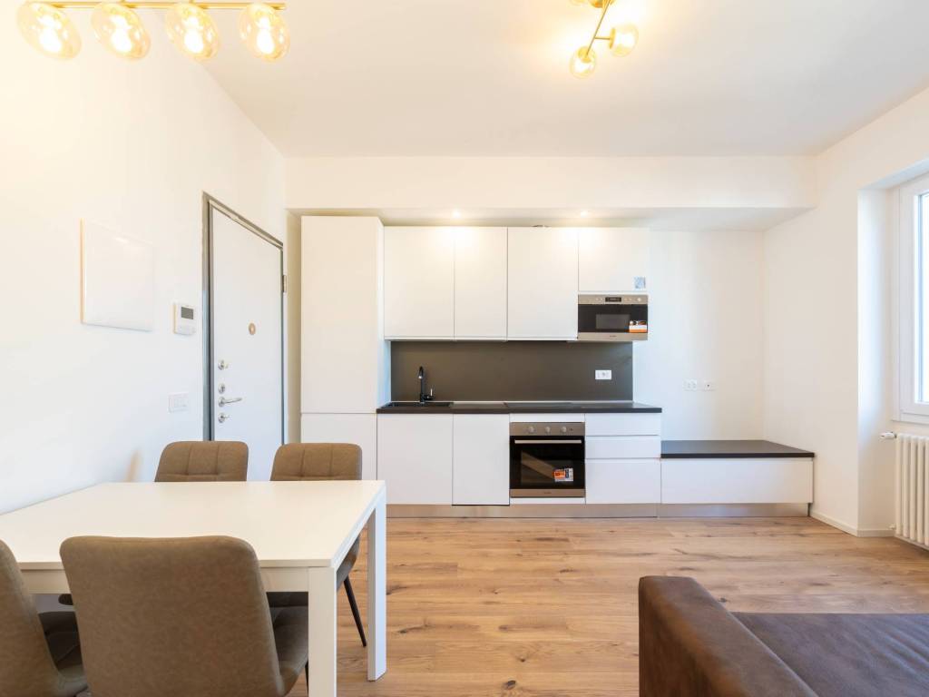 appartamento in vendita a Milano in zona Lorenteggio