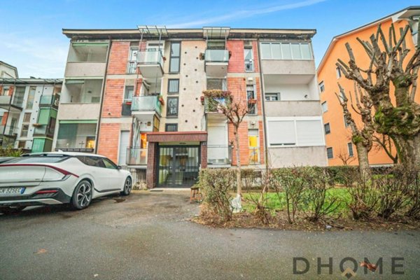 appartamento in vendita a Milano in zona Quarto Oggiaro