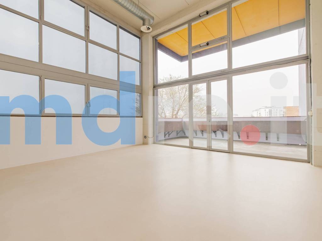 appartamento in vendita a Milano in zona Lambrate