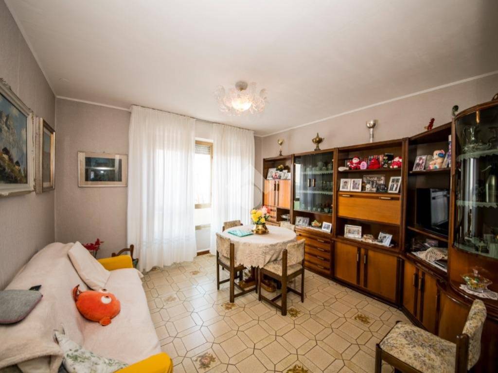 appartamento in vendita a Milano in zona Quartiere degli Olmi