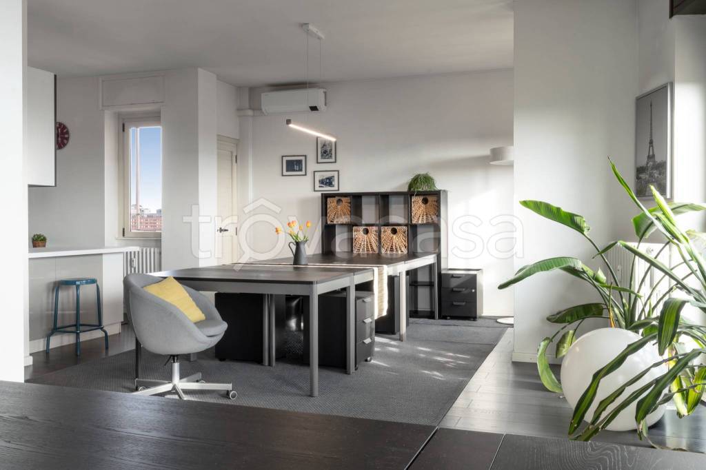 appartamento in vendita a Milano in zona Crescenzago