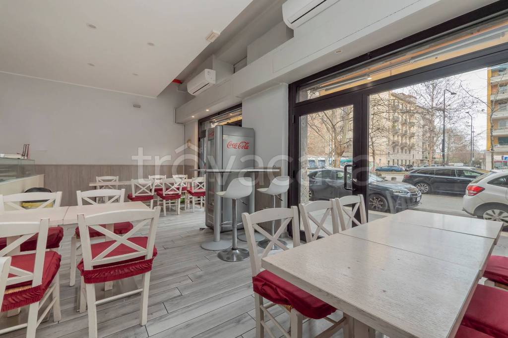 negozio in vendita a Milano in zona Città Studi