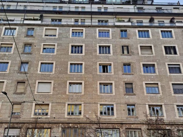 appartamento in vendita a Milano in zona Guastalla