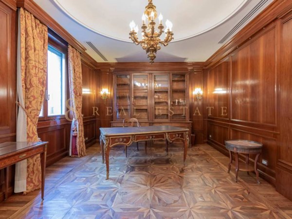 ufficio in vendita a Milano in zona Guastalla