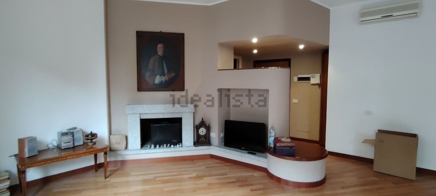 appartamento in vendita a Milano in zona Cinque Giornate