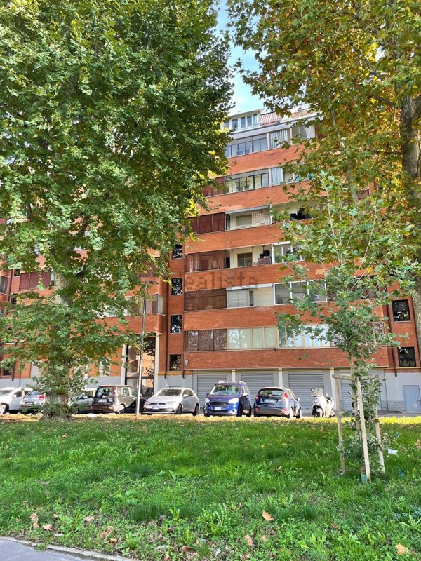appartamento in vendita a Milano in zona Barona