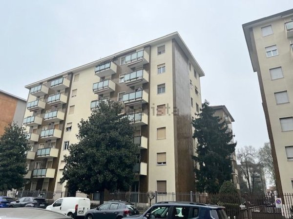 appartamento in vendita a Milano in zona Lambrate