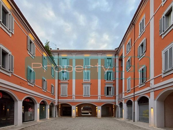 casa indipendente in vendita a Milano in zona Porta Volta