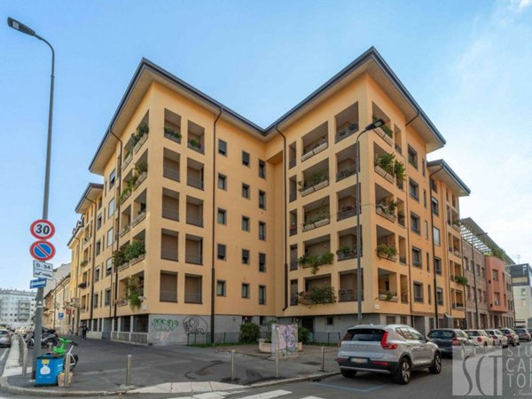 appartamento in vendita a Milano in zona Porta Genova