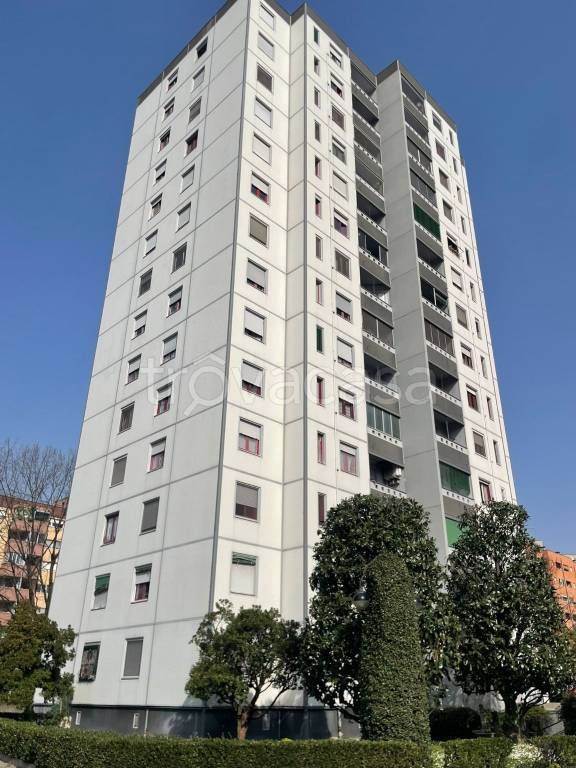 appartamento in vendita a Milano in zona Gallaratese