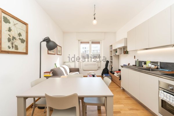 appartamento in vendita a Milano in zona Porta Nuova