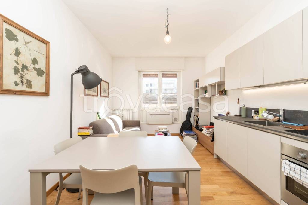 appartamento in vendita a Milano in zona Porta Nuova