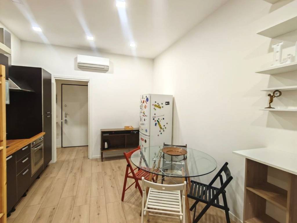 negozio in vendita a Milano in zona Corvetto