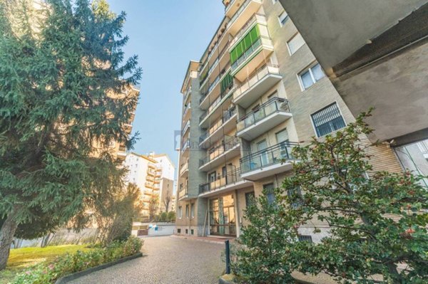 appartamento in vendita a Milano in zona Piazzale Lodi