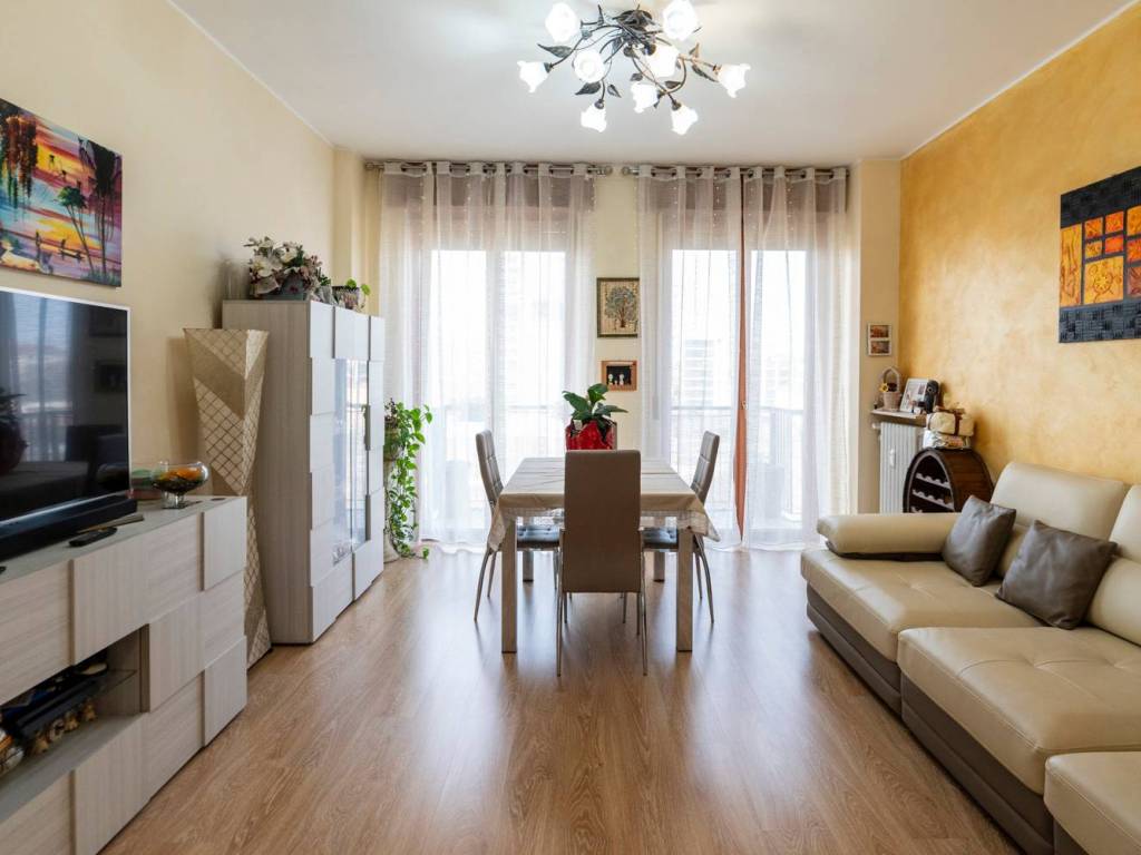 appartamento in vendita a Milano in zona Ronchetto sul Naviglio