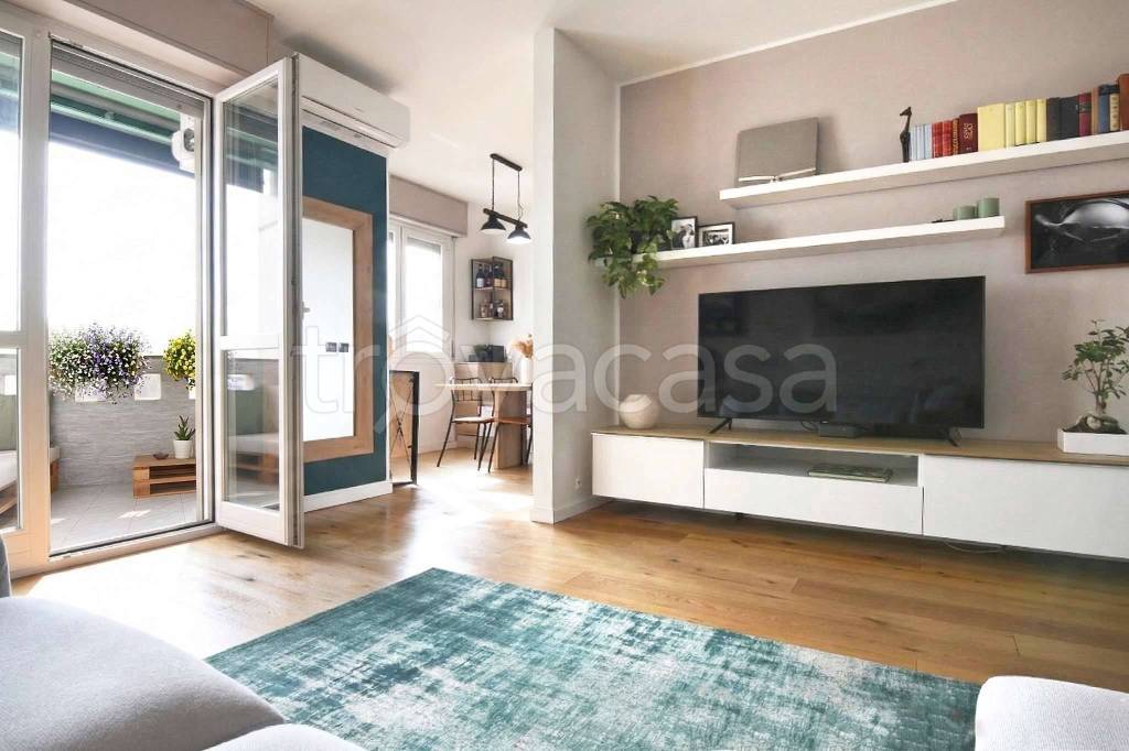 appartamento in vendita a Milano in zona Gallaratese