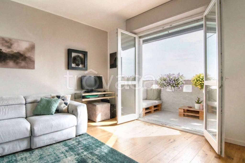 appartamento in vendita a Milano in zona Gallaratese