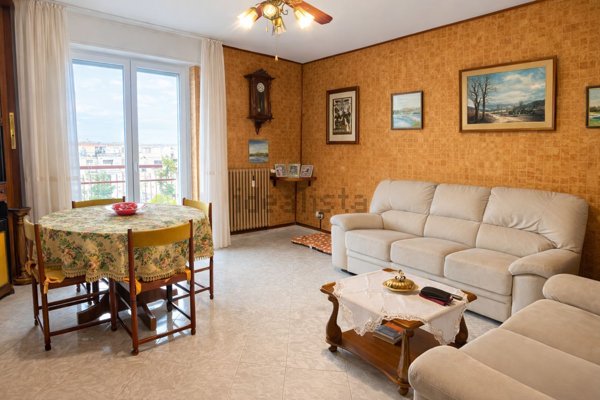 appartamento in vendita a Milano in zona Forze Armate