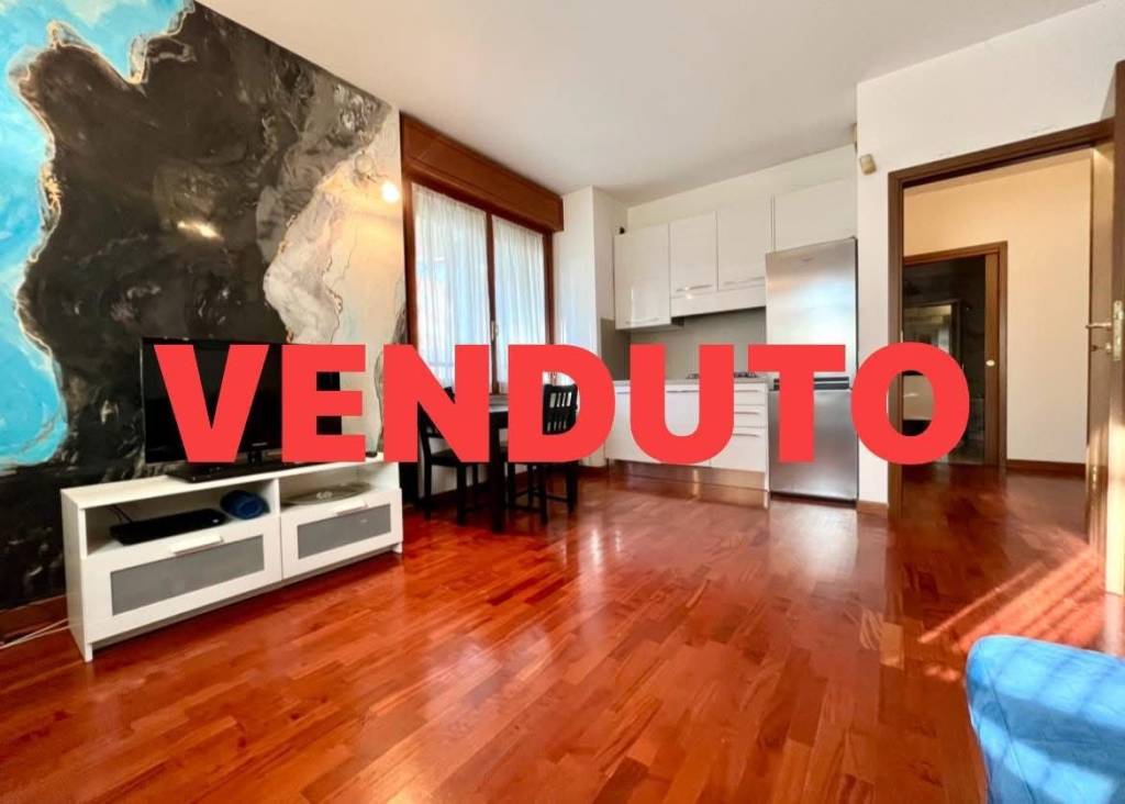 appartamento in vendita a Milano in zona Vigentino