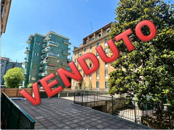 appartamento in vendita a Milano in zona Famagosta