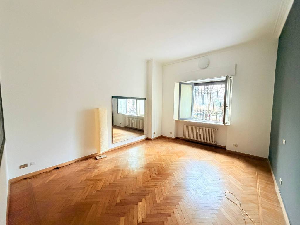 appartamento in vendita a Milano in zona Sempione