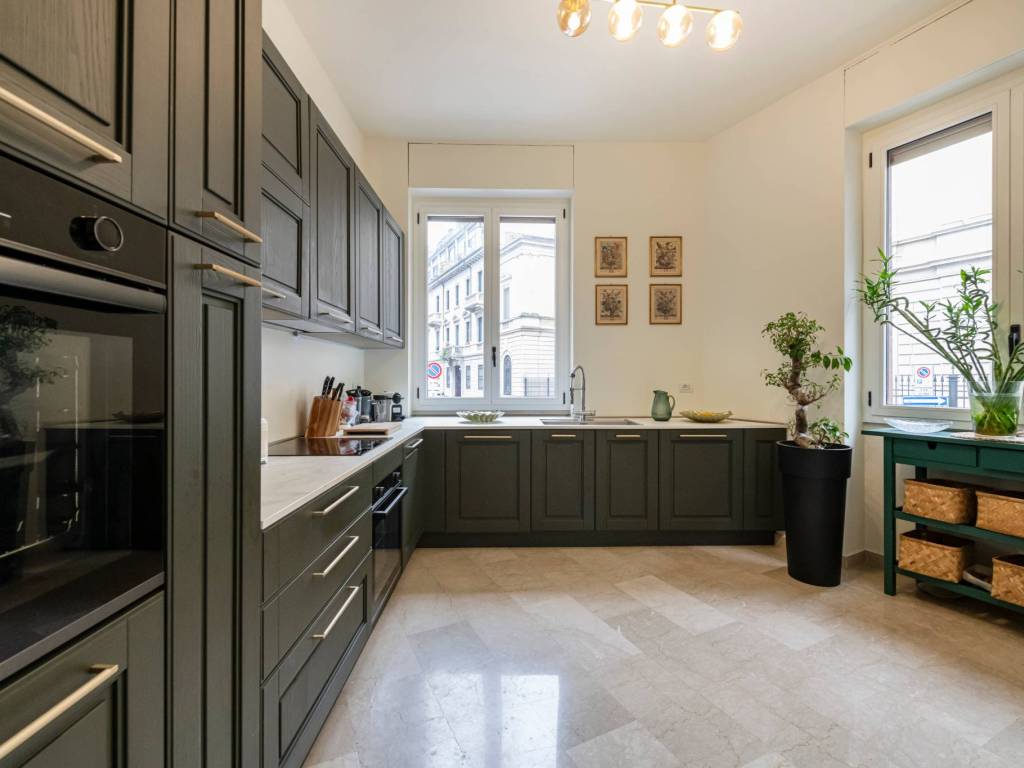 appartamento in vendita a Milano in zona Porta Nuova