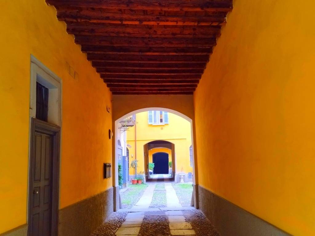 appartamento in vendita a Milano in zona Porta Garibaldi