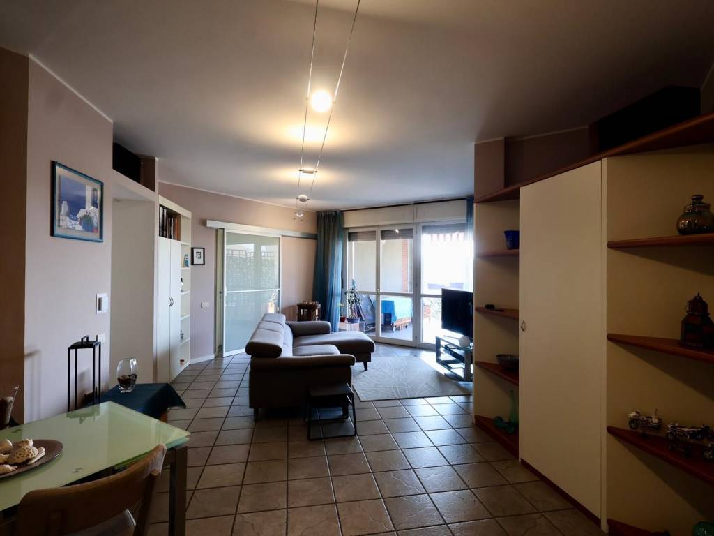 appartamento in vendita a Milano in zona Famagosta