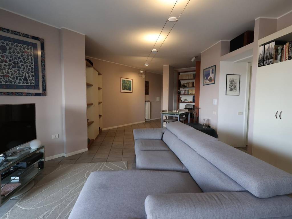 appartamento in vendita a Milano in zona Famagosta