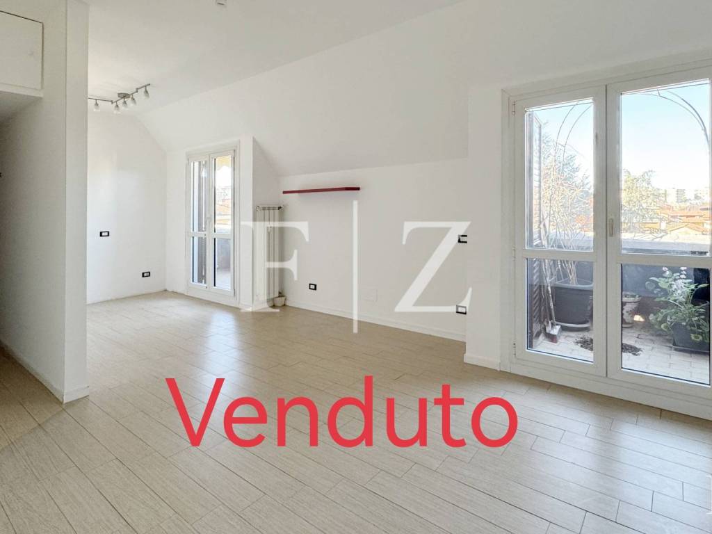 appartamento in vendita a Milano in zona Baggio