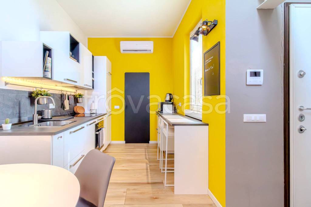 appartamento in vendita a Milano in zona Cascina dei Pomi