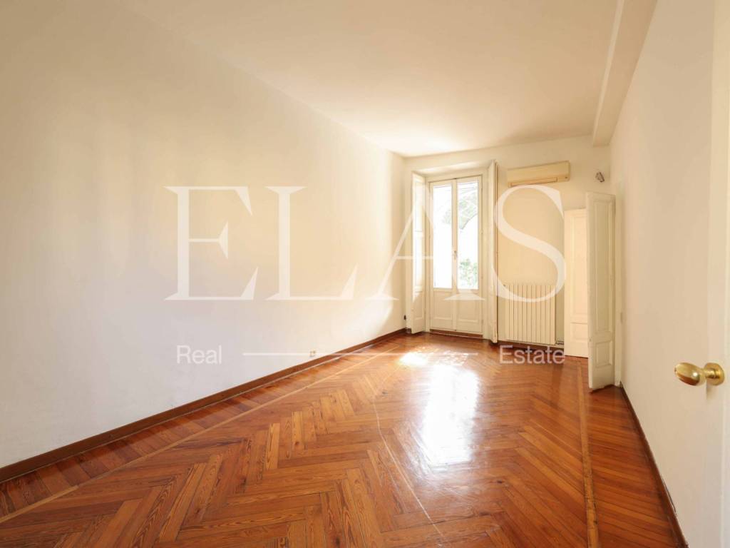 appartamento in vendita a Milano in zona Porta Nuova