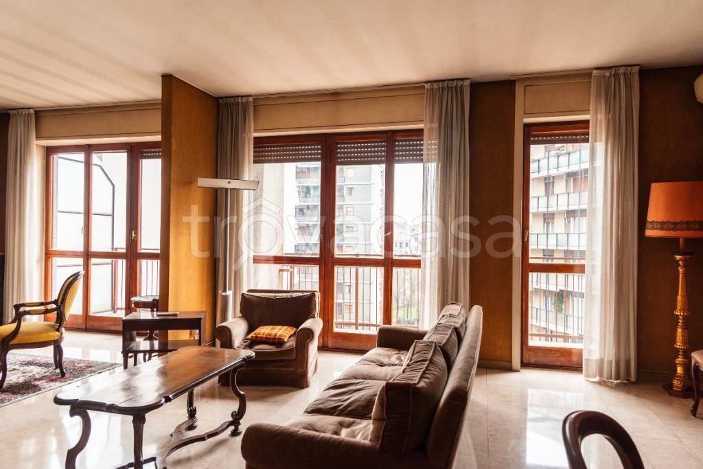 appartamento in vendita a Milano in zona Città Studi