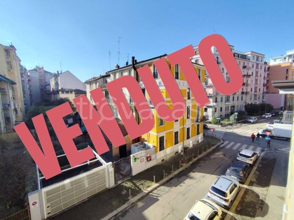 appartamento in vendita a Milano in zona Cascina dei Pomi
