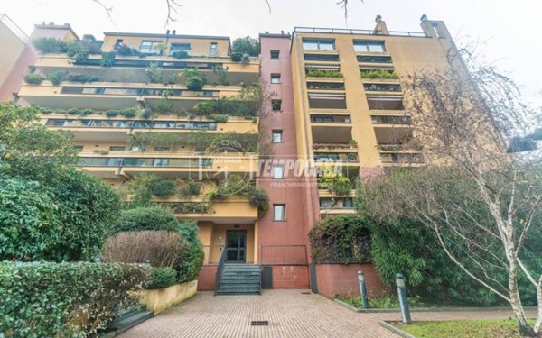 appartamento in vendita a Milano in zona Dergano