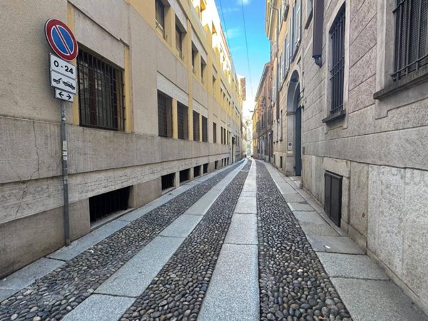 appartamento in vendita a Milano in zona Sant'Ambrogio