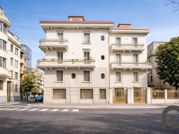 appartamento in vendita a Milano in zona Sempione