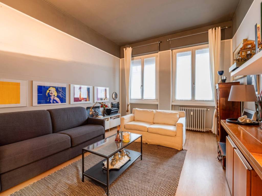 appartamento in vendita a Milano in zona Sant'Ambrogio