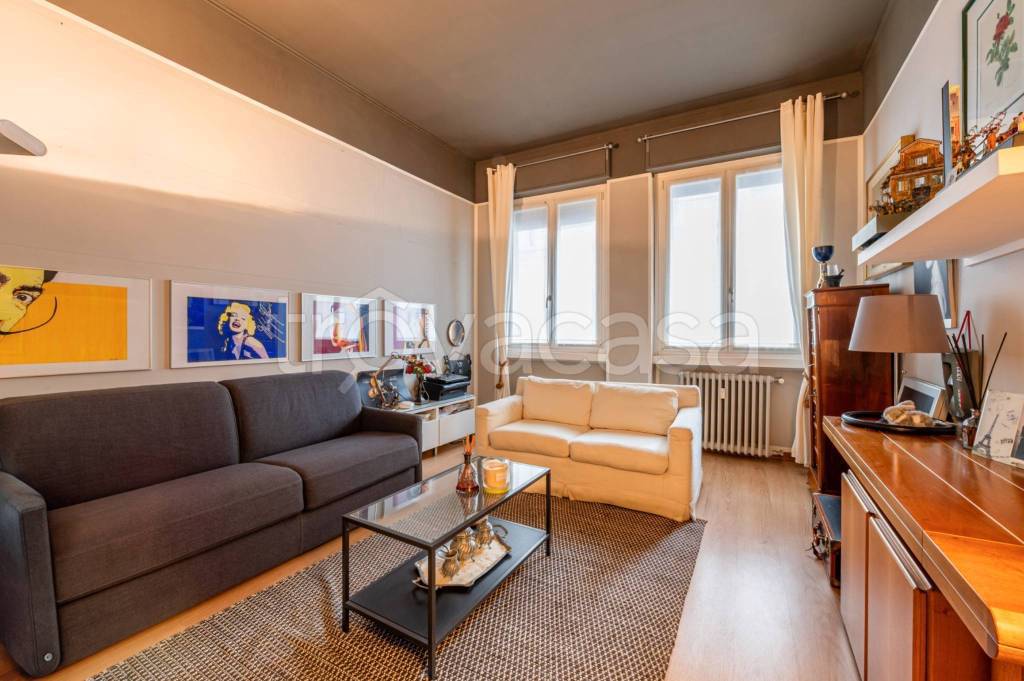 appartamento in vendita a Milano in zona Sant'Ambrogio