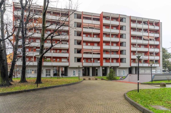 appartamento in vendita a Milano in zona Famagosta