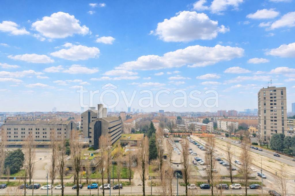appartamento in vendita a Milano in zona Prato Centenaro