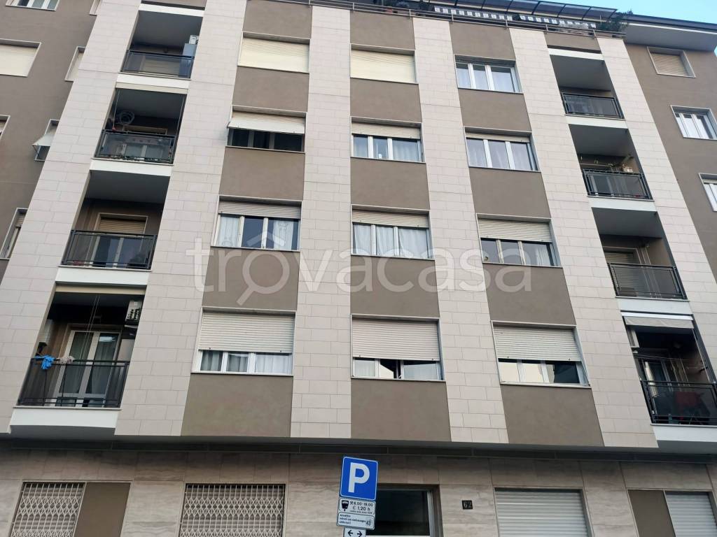 appartamento in vendita a Milano in zona Cascina dei Pomi