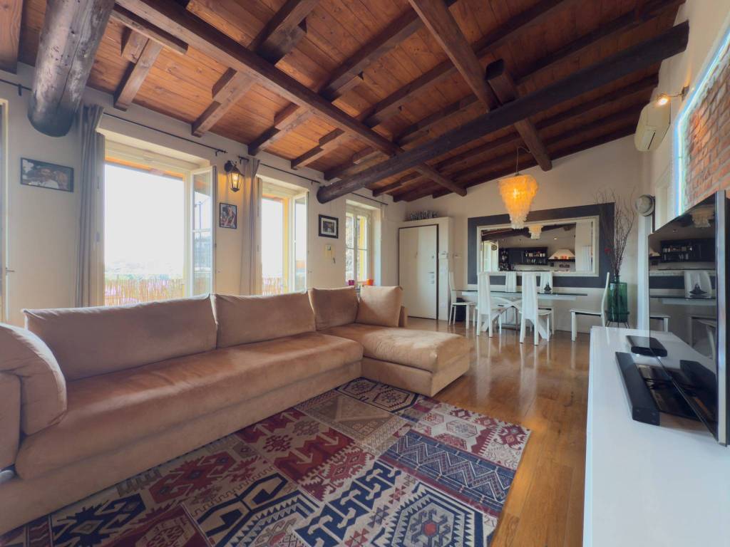 appartamento in vendita a Milano in zona Vigentino